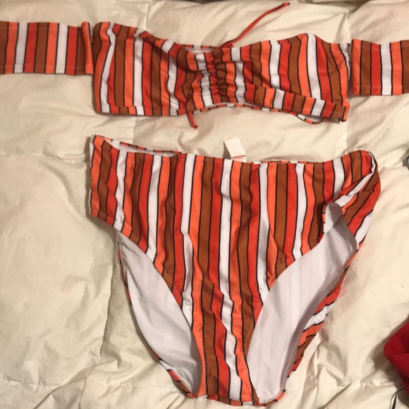 Cute colorful bikin - Picture 1 of 1